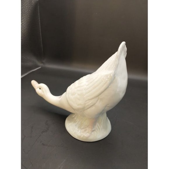 Vintage Duncan Royale Style Fine Porcelain Duck Goose Figurine - Picture 5 of 6
